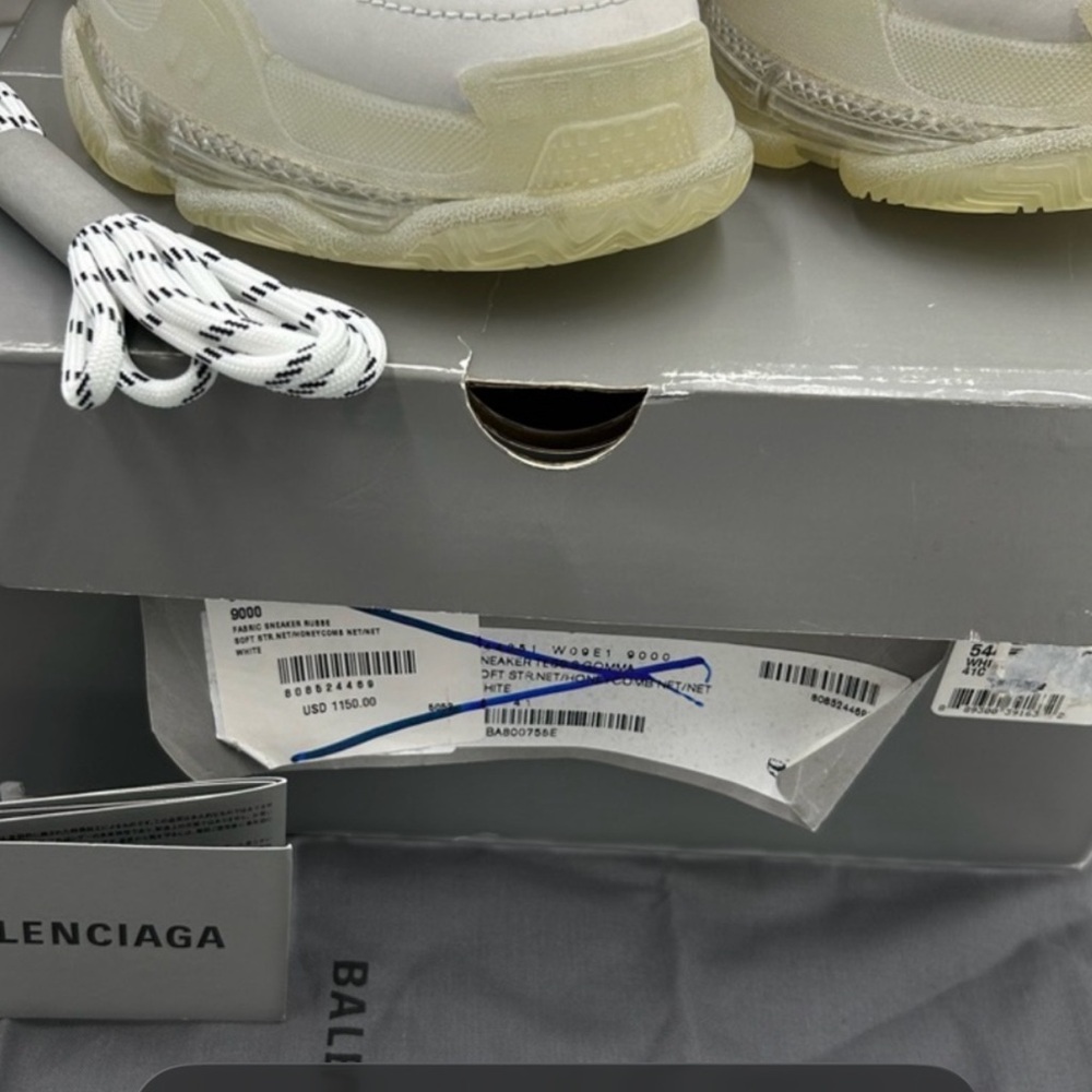 Women's Balenciaga triple S Sneakers w clear sole . Size 41 - Picture 3 of 8